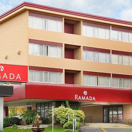 Ramada Hotel & Suites Metrotown Vancouver Burnaby Exterior foto