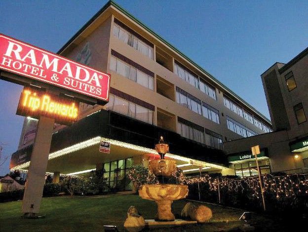 Ramada Hotel & Suites Metrotown Vancouver Burnaby Exterior foto