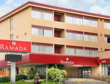 Ramada Hotel & Suites Metrotown Vancouver Burnaby Exterior foto