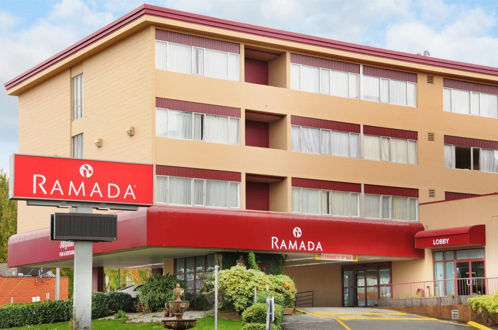 Ramada Hotel & Suites Metrotown Vancouver Burnaby Exterior foto